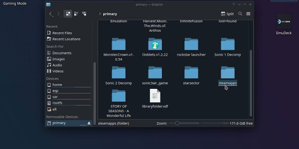 The SD card is mounted on the Steam Deck